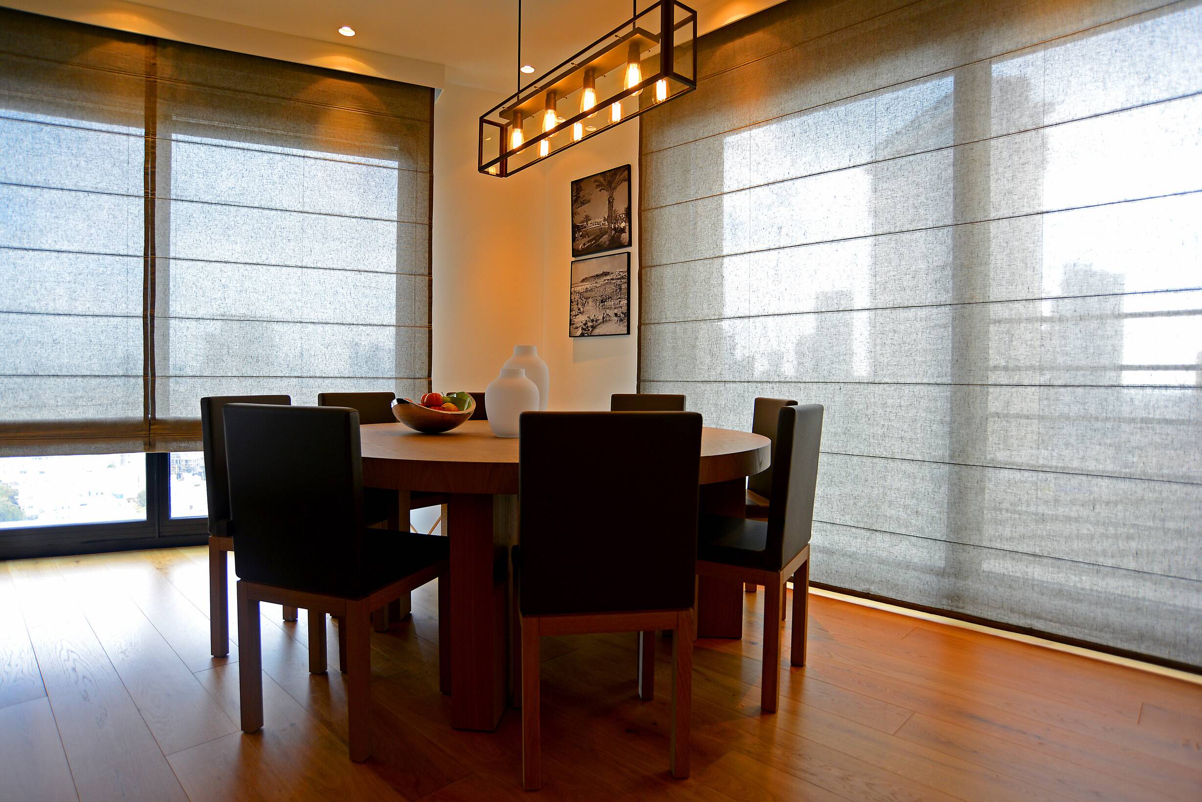 וילון מעוצב לסלון בסגנון רומאי