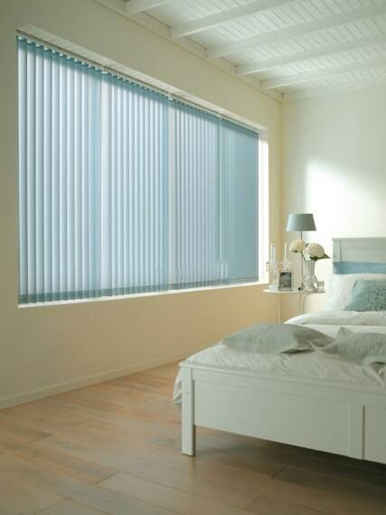 וילון לחדר השינה ורטיקלי