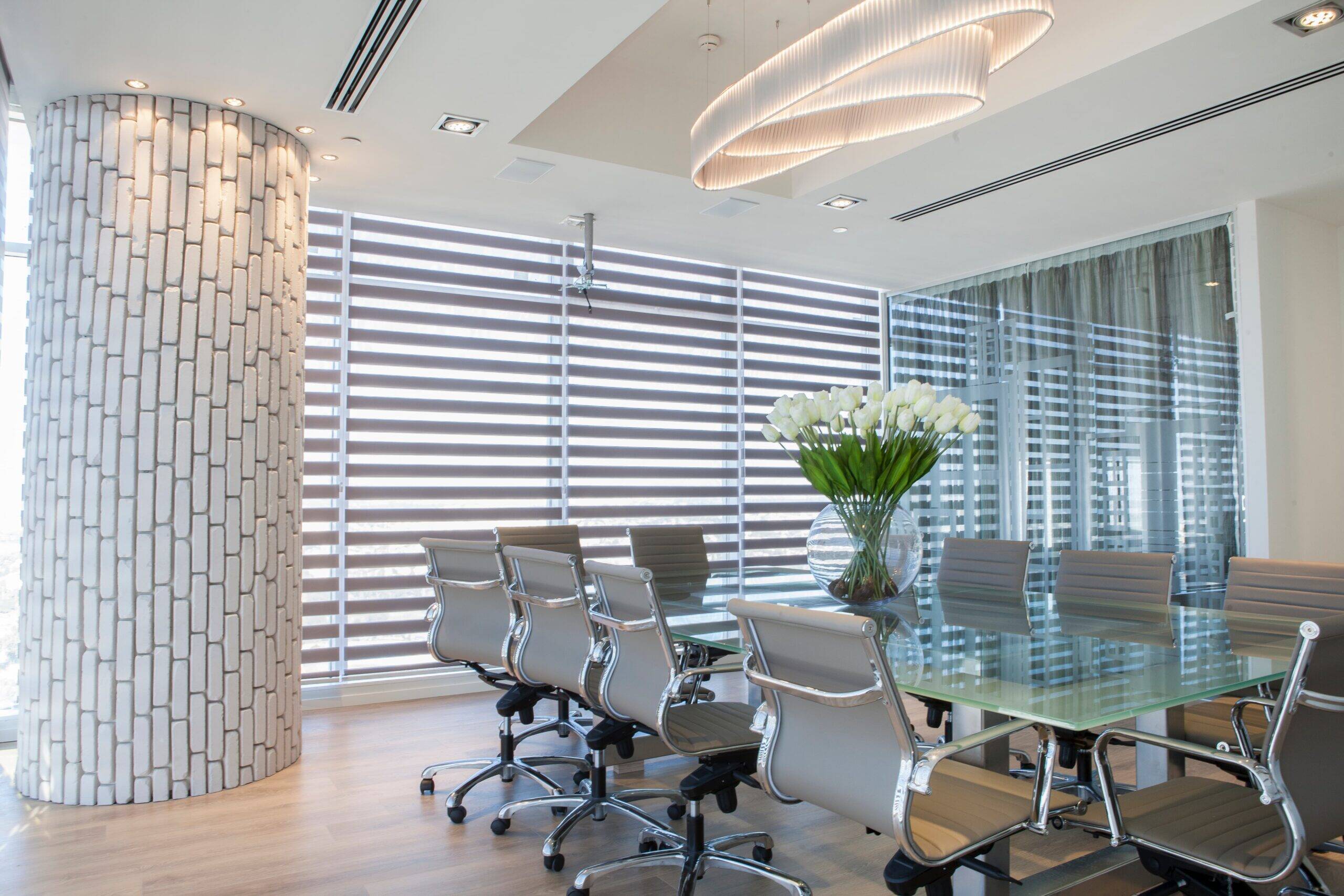 וילון זברה למשרד